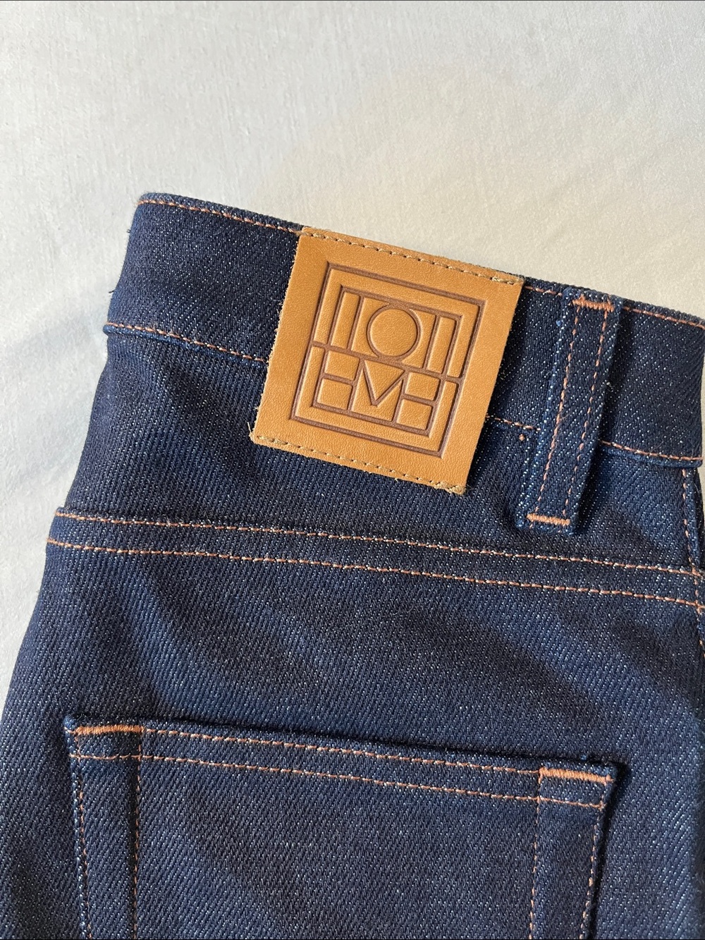 NWOT Toteme Dark Indigo Rinsed Blue Straight Leg Jeans - Picture 3 of 9